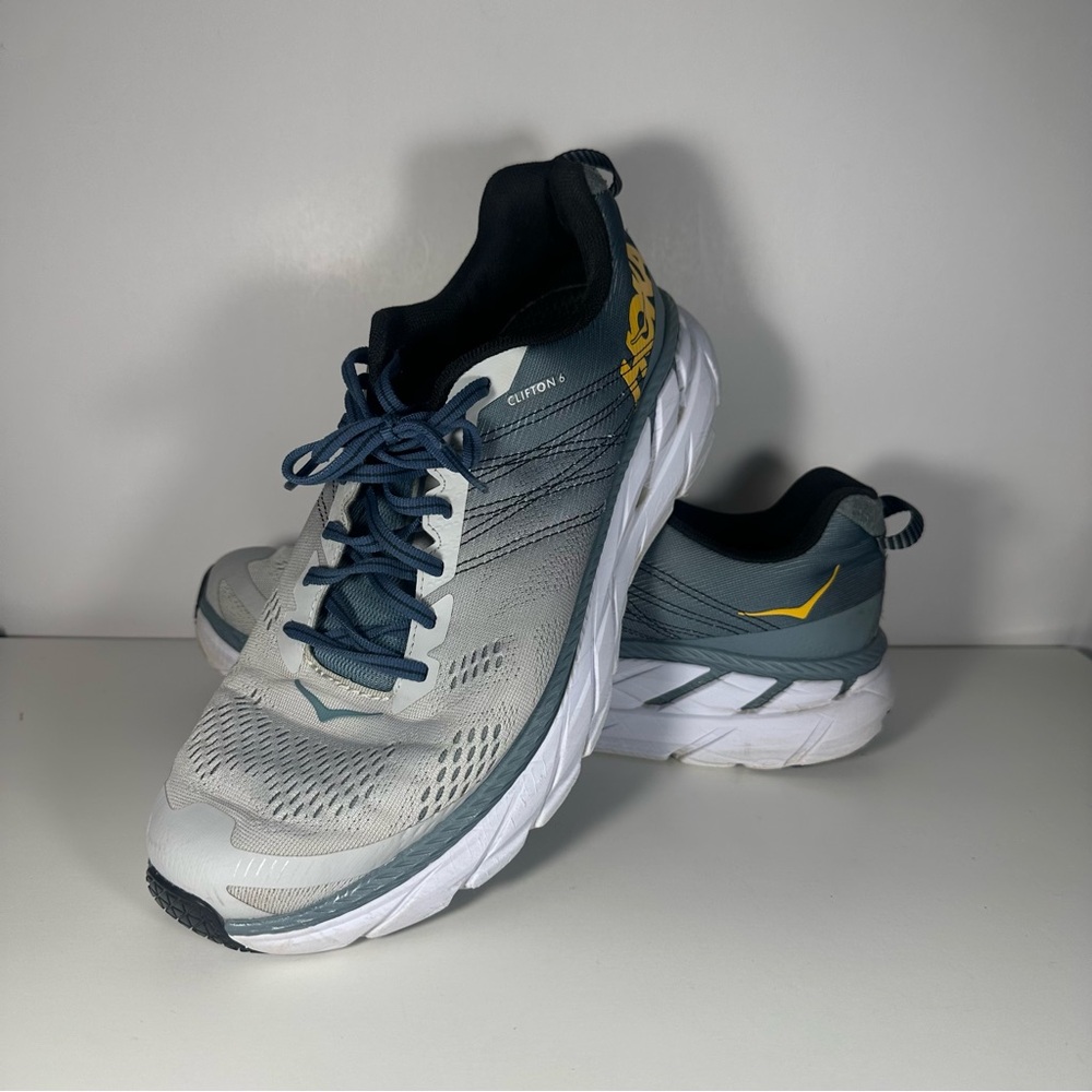 HOKA ONE ONE MEN'S CLIFTON 6 RUNNING SHOES
size 10